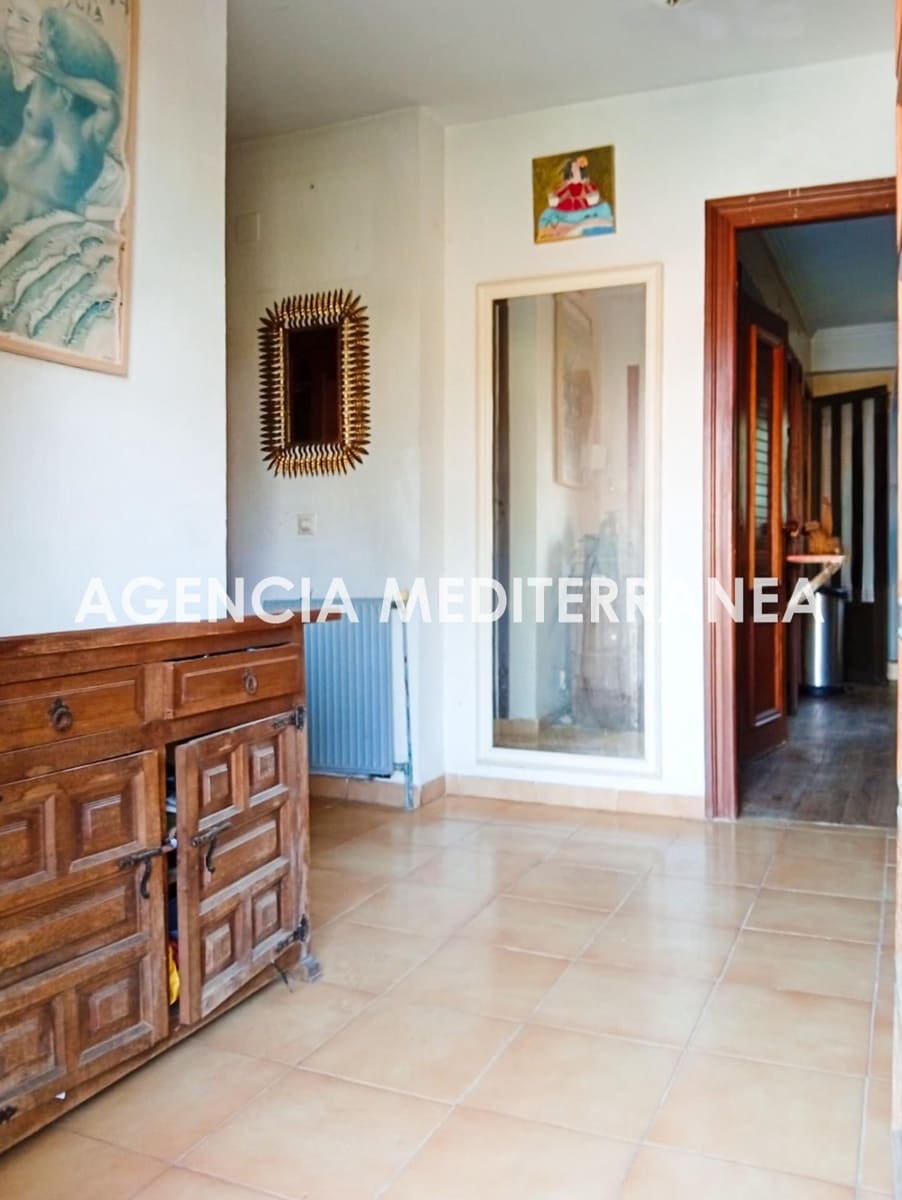 4 soverom Villa til salgs i La Canada med svømmebasseng garasje - € 450 000 (Ref: 9645123)