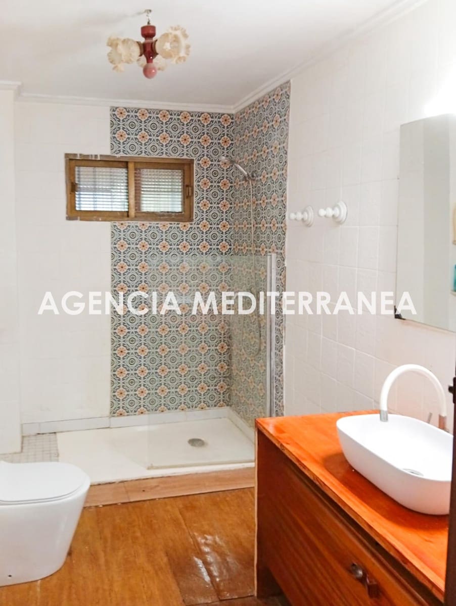 4 soverom Villa til salgs i La Canada med svømmebasseng garasje - € 450 000 (Ref: 9645123)