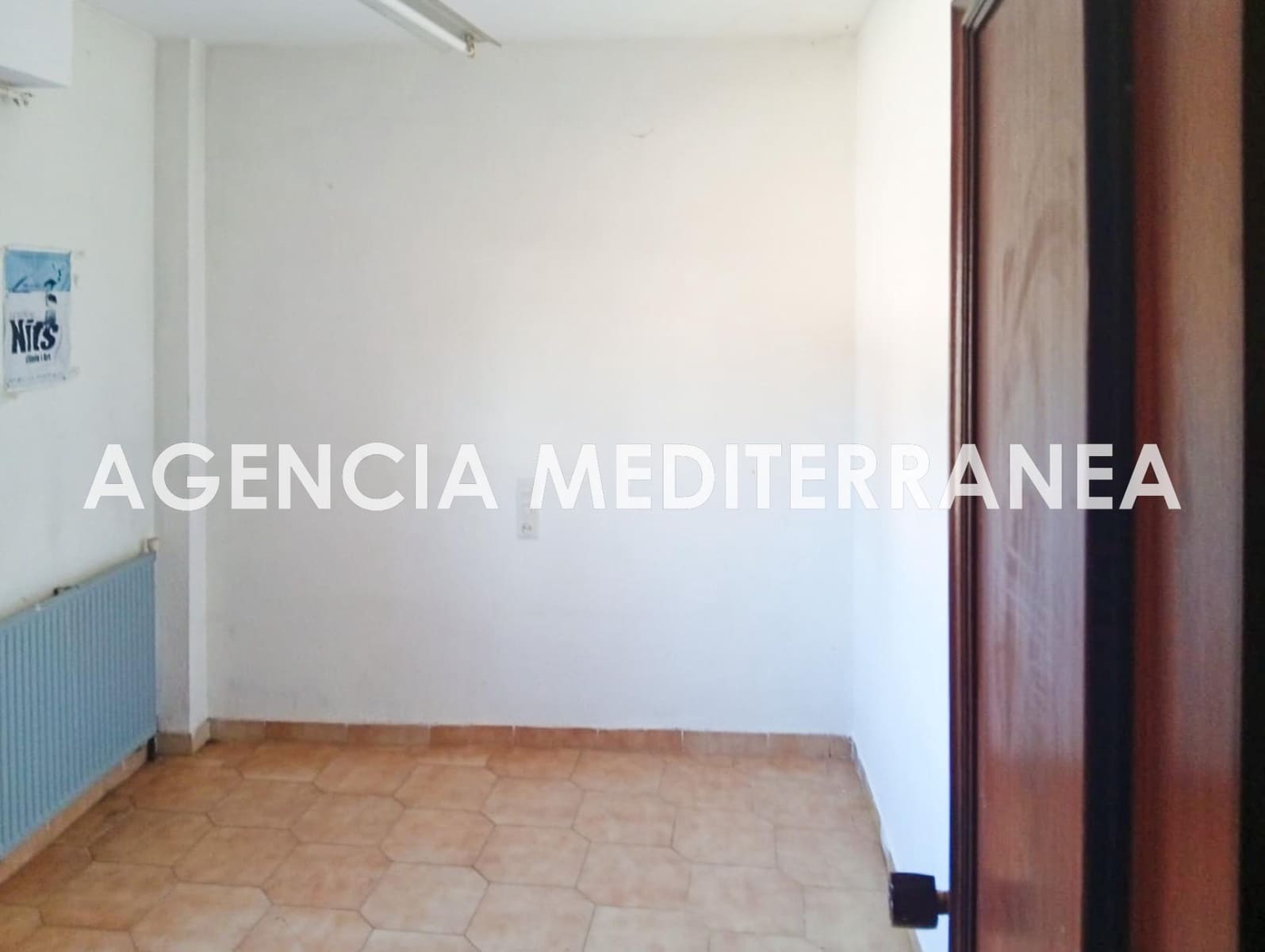 4 soverom Villa til salgs i La Canada med svømmebasseng garasje - € 450 000 (Ref: 9645123)