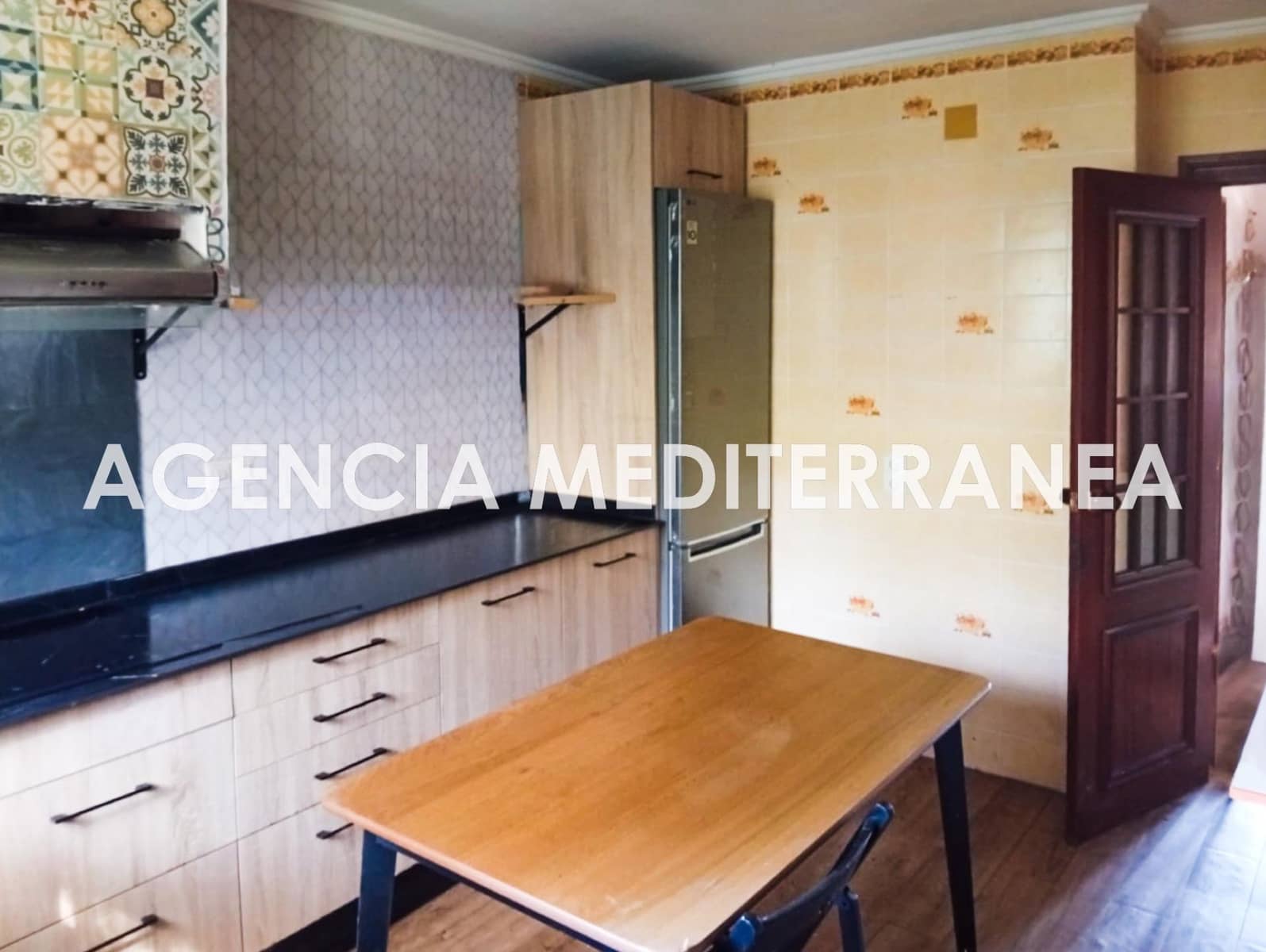 4 soverom Villa til salgs i La Canada med svømmebasseng garasje - € 450 000 (Ref: 9645123)