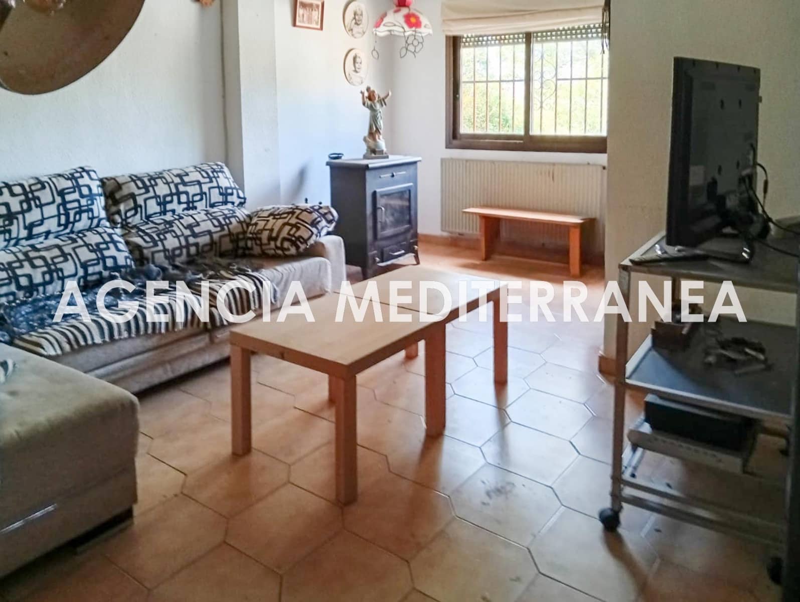 4 soverom Villa til salgs i La Canada med svømmebasseng garasje - € 450 000 (Ref: 9645123)