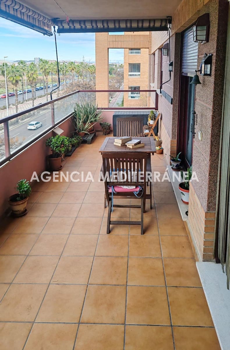 4 slaapkamer Flat te koop in Valencia stad met zwembad garage - € 585.000 (Ref: 9645124)