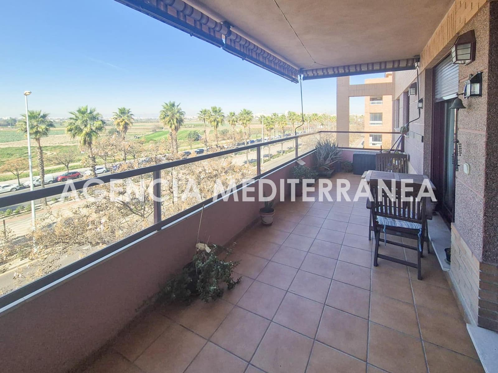 4 bedroom Flat for sale in Valencia city with pool garage - € 585,000 (Ref: 9645124)