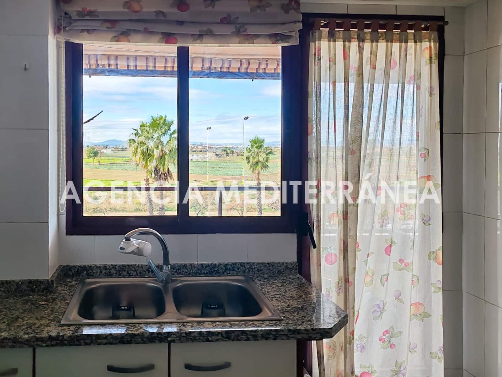 4 bedroom Flat for sale in Valencia city with pool garage - € 585,000 (Ref: 9645124)