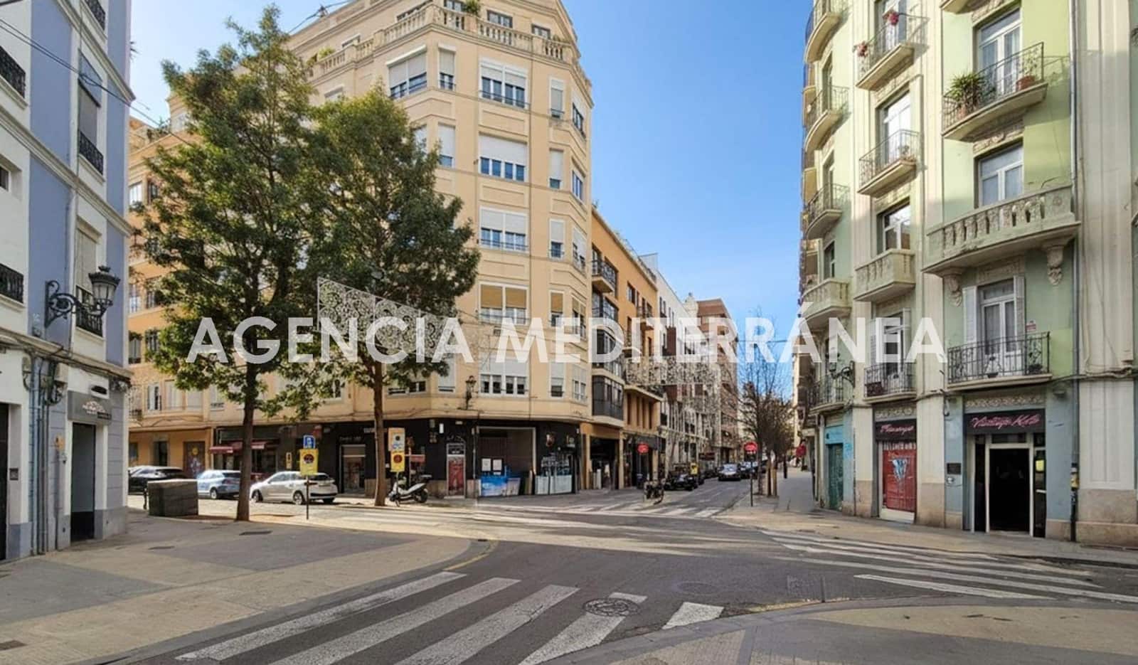 3 bedroom Flat for sale in Valencia city - € 359,000 (Ref: 9656188)
