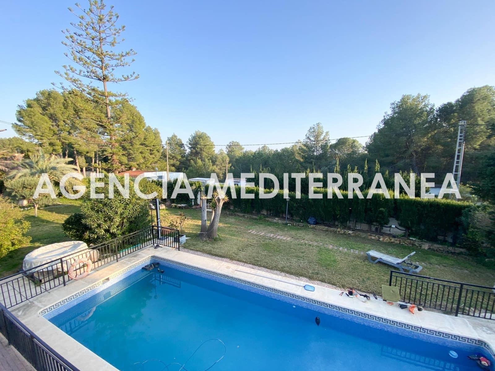 Chalet de 8 habitaciones en Olocau en venta con piscina garaje - 499.000 € (Ref: 9656189)