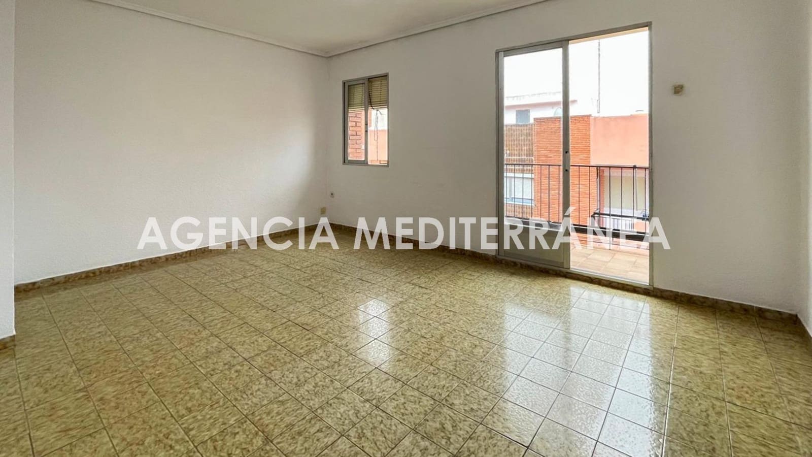 Piso de 3 habitaciones en Burjassot en venta - 143.000 € (Ref: 9674321)