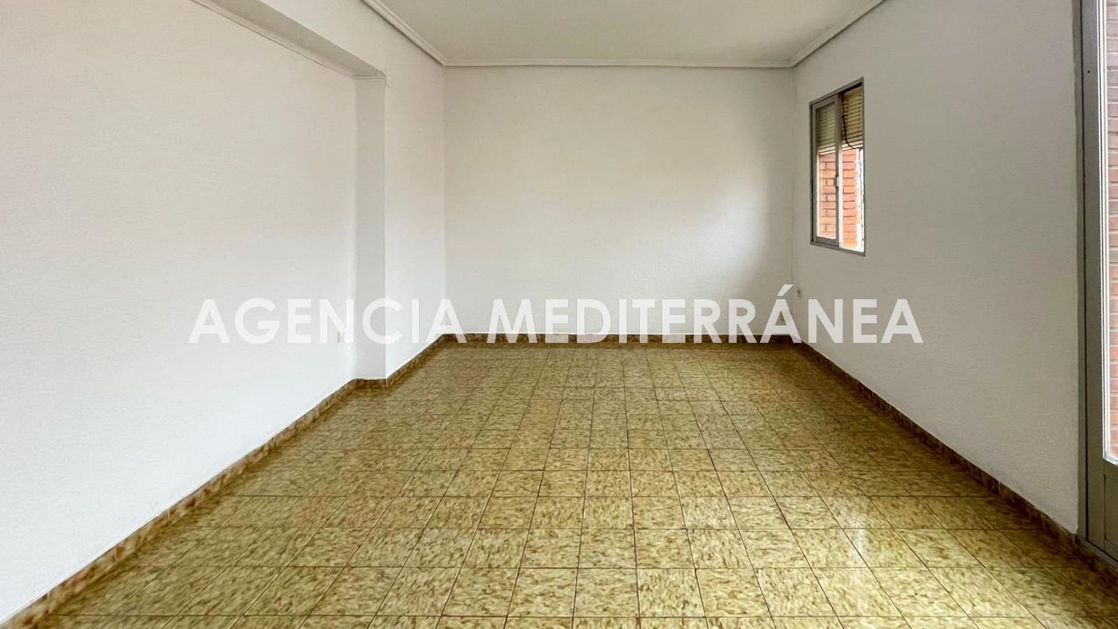 Piso de 3 habitaciones en Burjassot en venta - 143.000 € (Ref: 9674321)