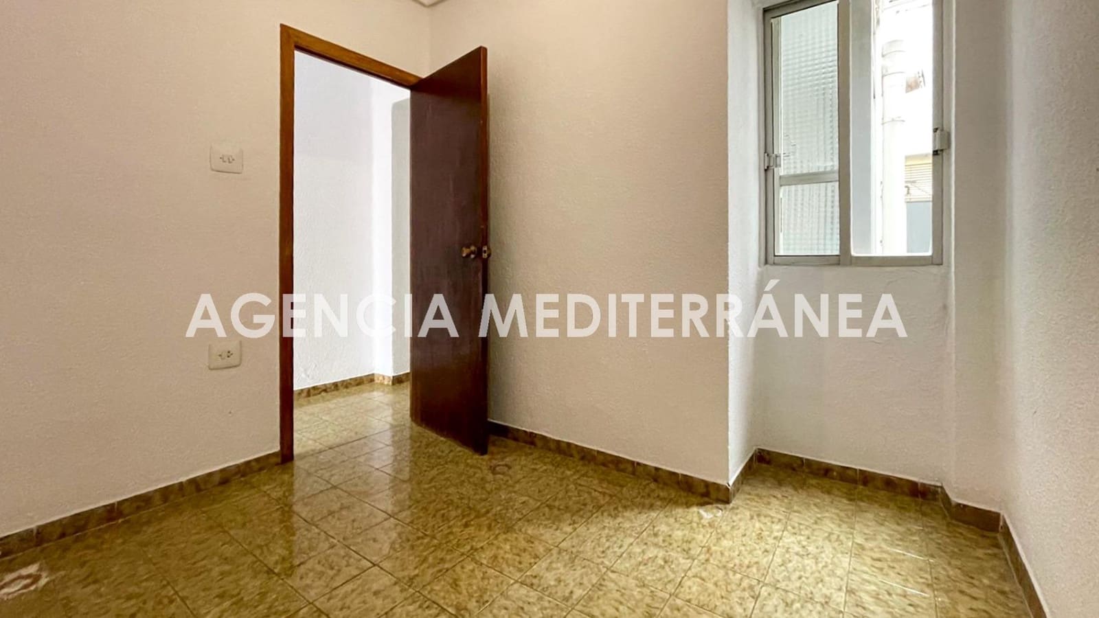 Piso de 3 habitaciones en Burjassot en venta - 143.000 € (Ref: 9674321)