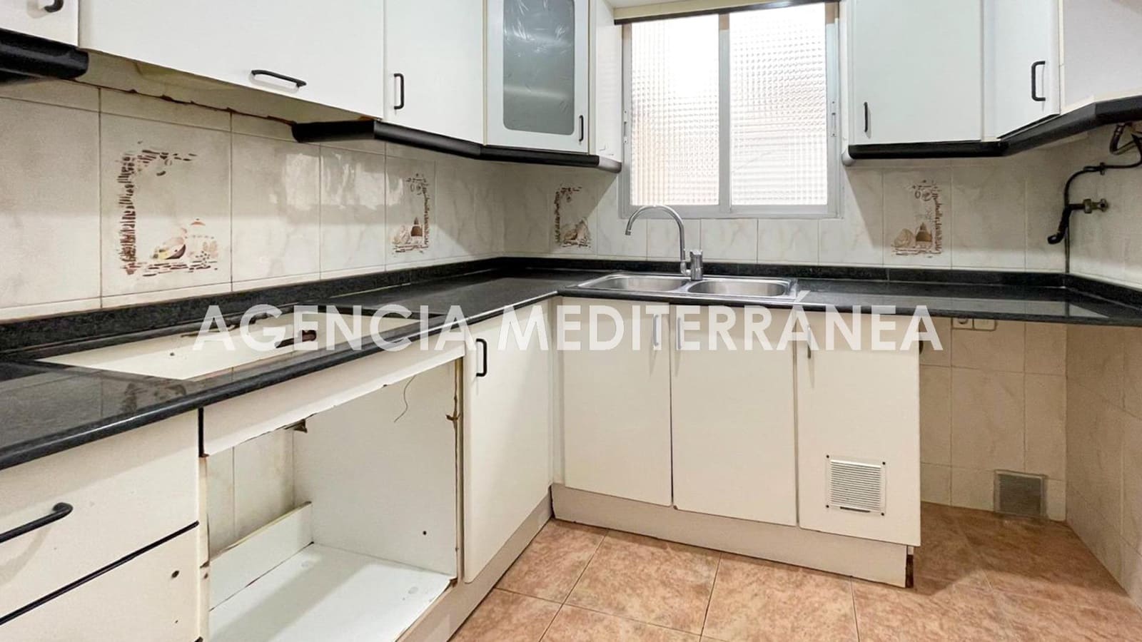 Piso de 3 habitaciones en Burjassot en venta - 143.000 € (Ref: 9674321)