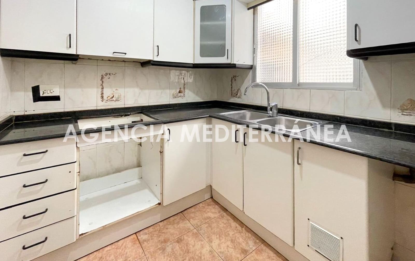 Piso de 3 habitaciones en Burjassot en venta - 143.000 € (Ref: 9674321)