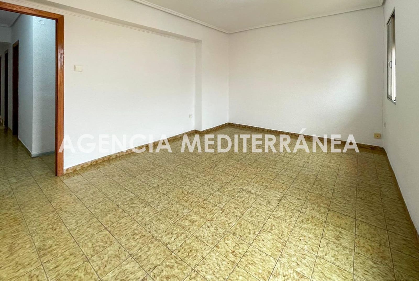 Piso de 3 habitaciones en Burjassot en venta - 143.000 € (Ref: 9674321)