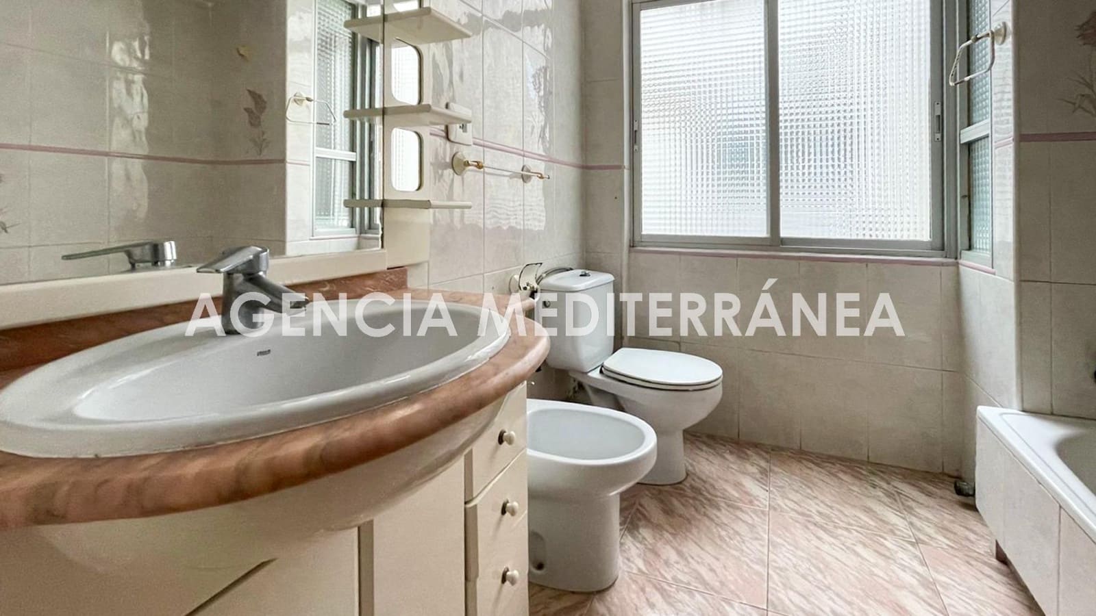 Piso de 3 habitaciones en Burjassot en venta - 143.000 € (Ref: 9674321)