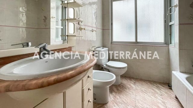 Piso de 3 habitaciones en Burjassot en venta - 143.000 € (Ref: 9674321)