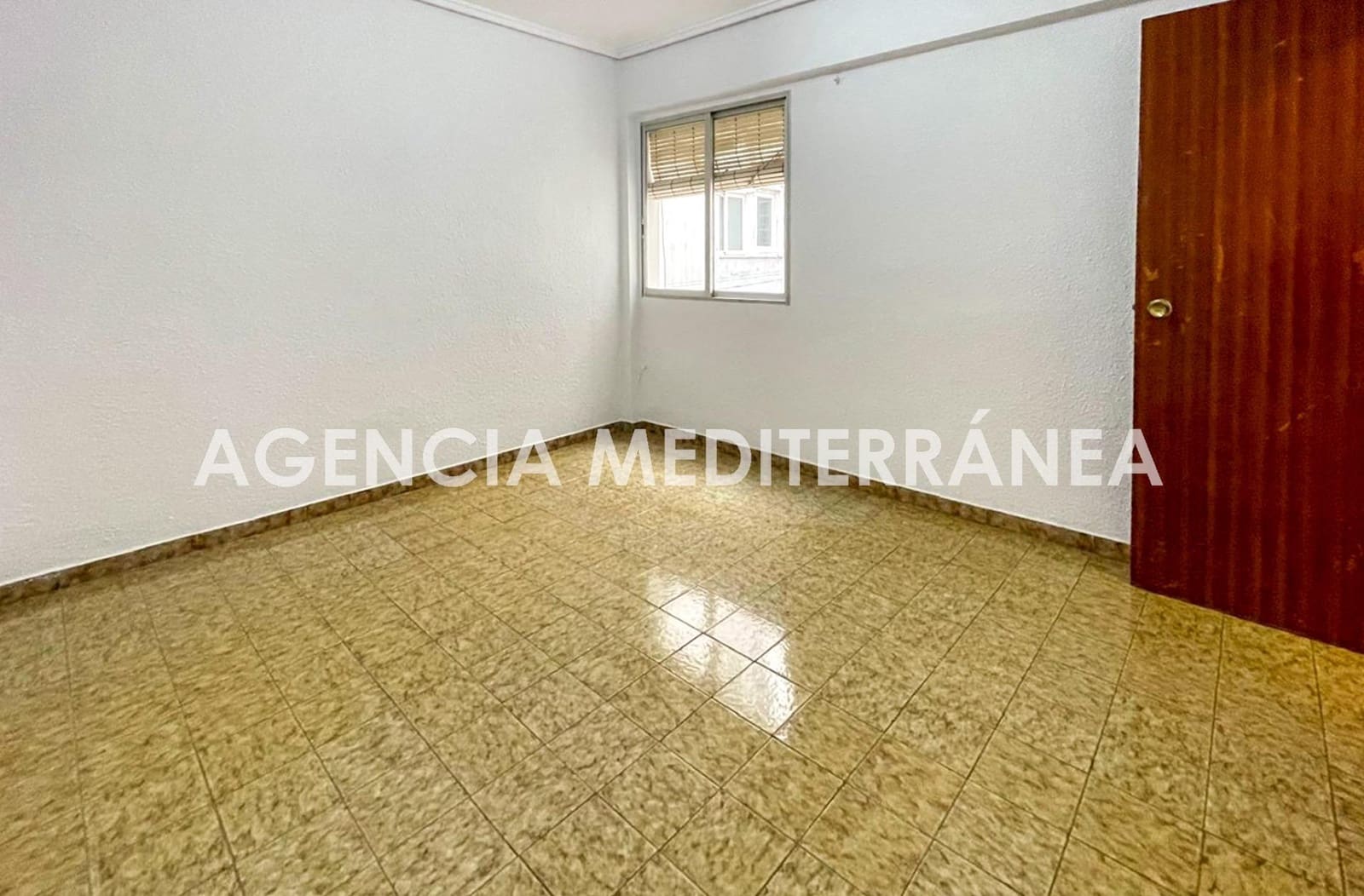 Piso de 3 habitaciones en Burjassot en venta - 143.000 € (Ref: 9674321)
