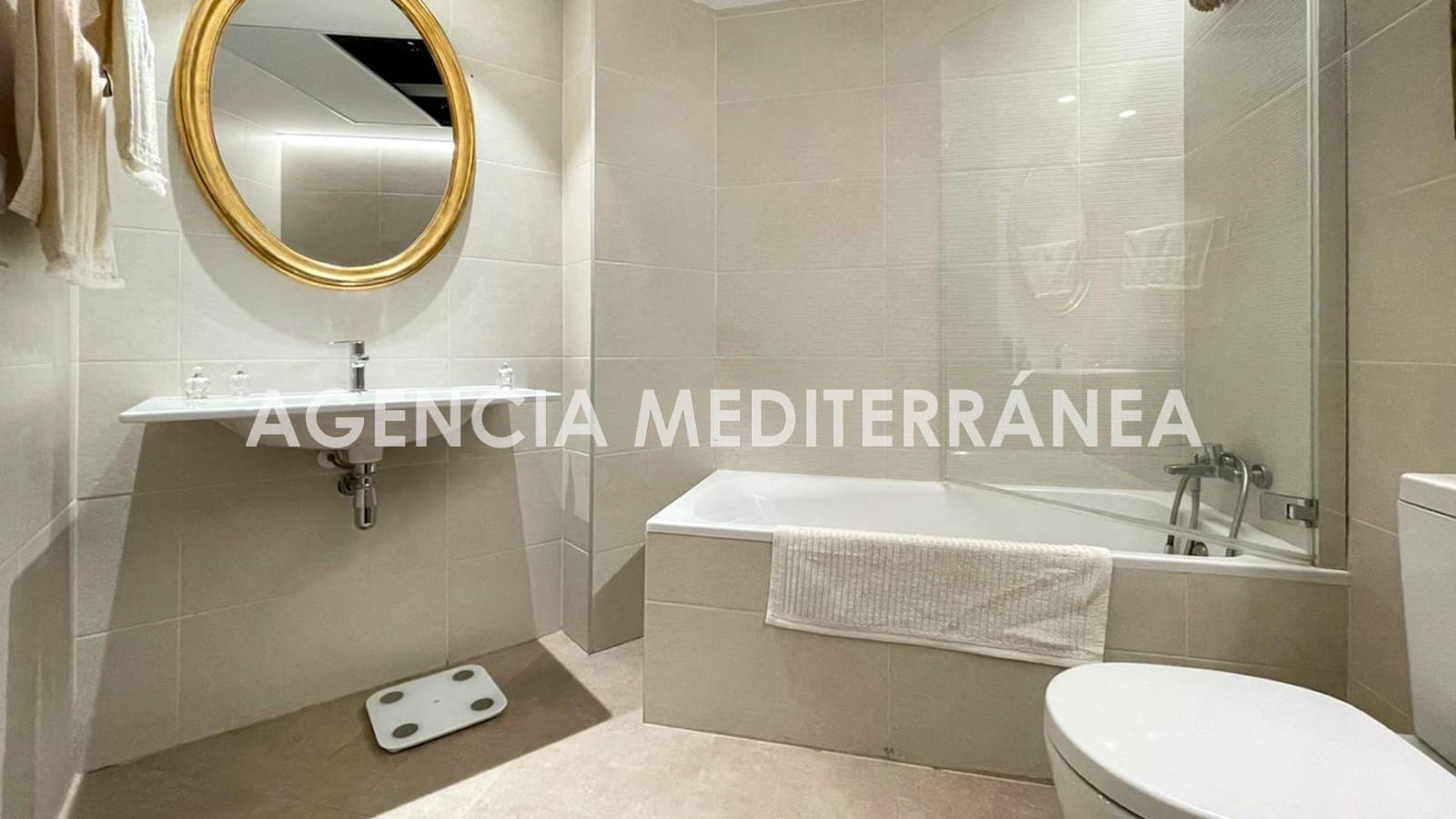 3 bedroom Flat for sale in Valencia city with pool garage - € 460,000 (Ref: 9677565)