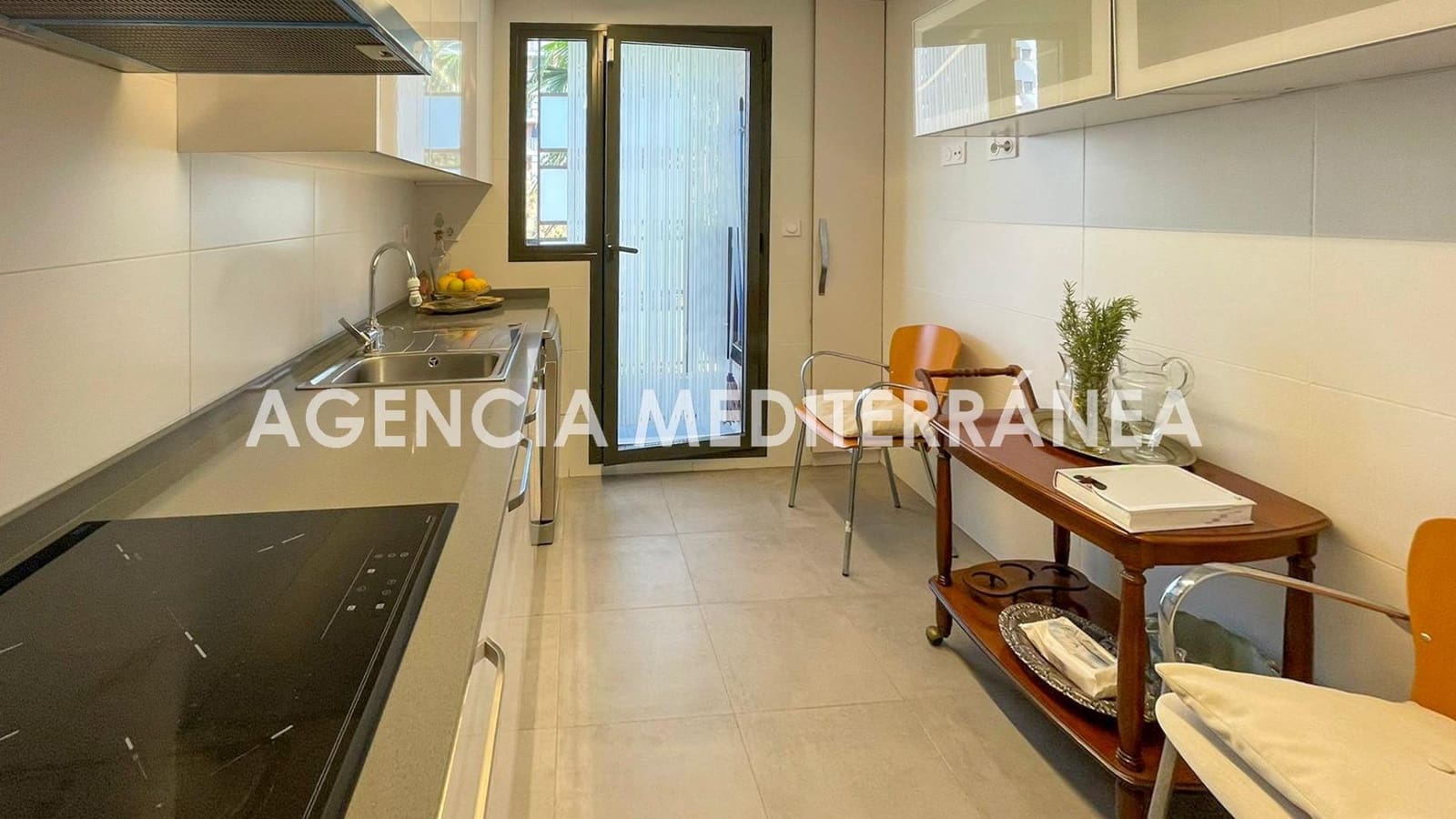3 bedroom Flat for sale in Valencia city with pool garage - € 460,000 (Ref: 9677565)