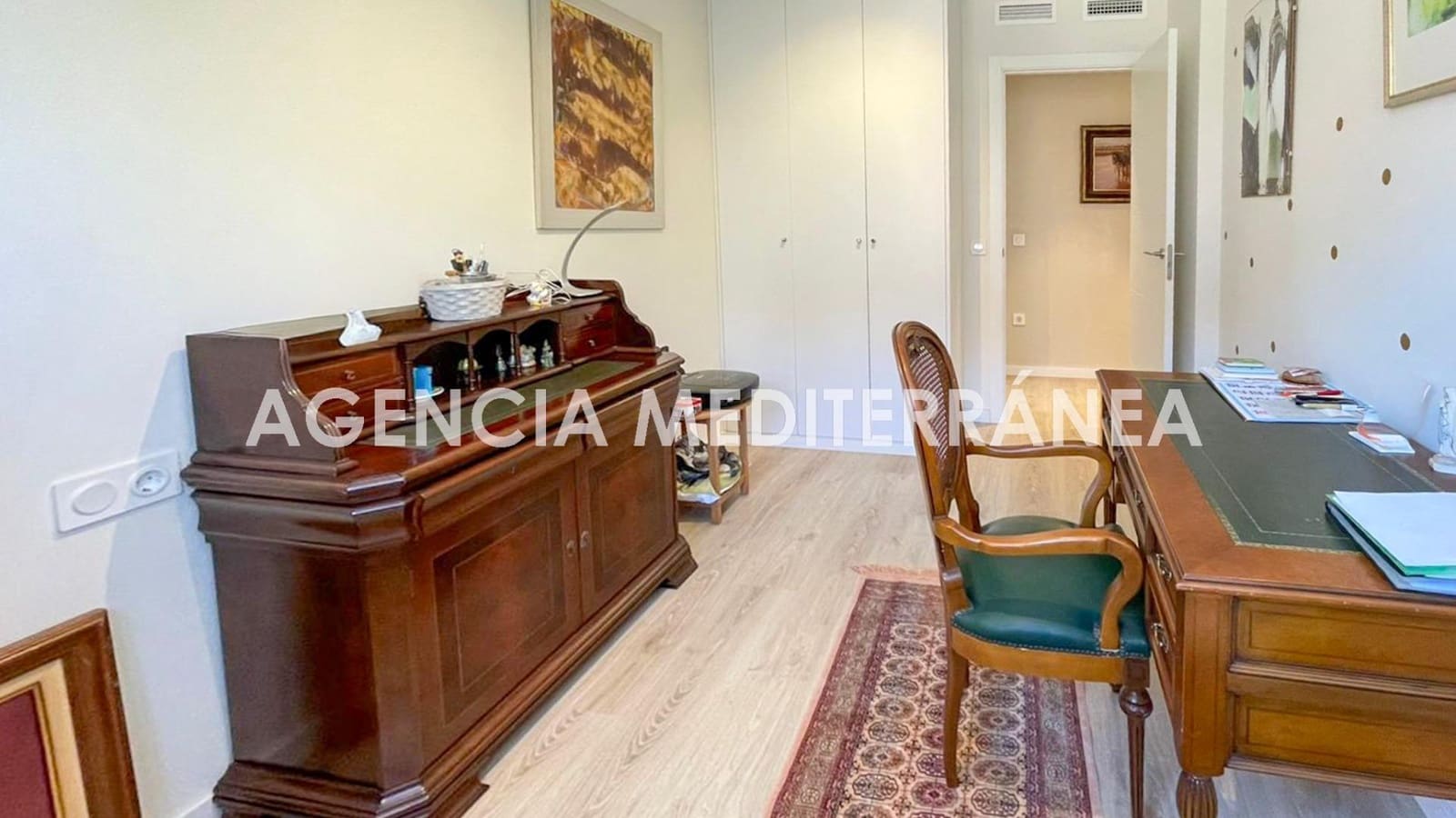 3 bedroom Flat for sale in Valencia city with pool garage - € 460,000 (Ref: 9677565)