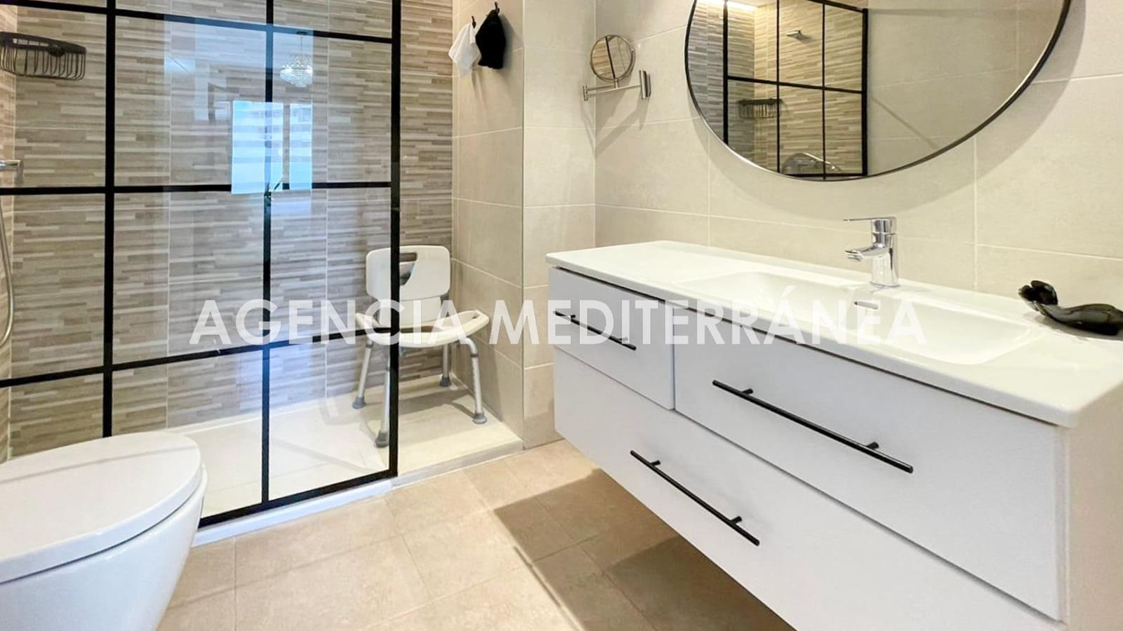 3 bedroom Flat for sale in Valencia city with pool garage - € 460,000 (Ref: 9677565)