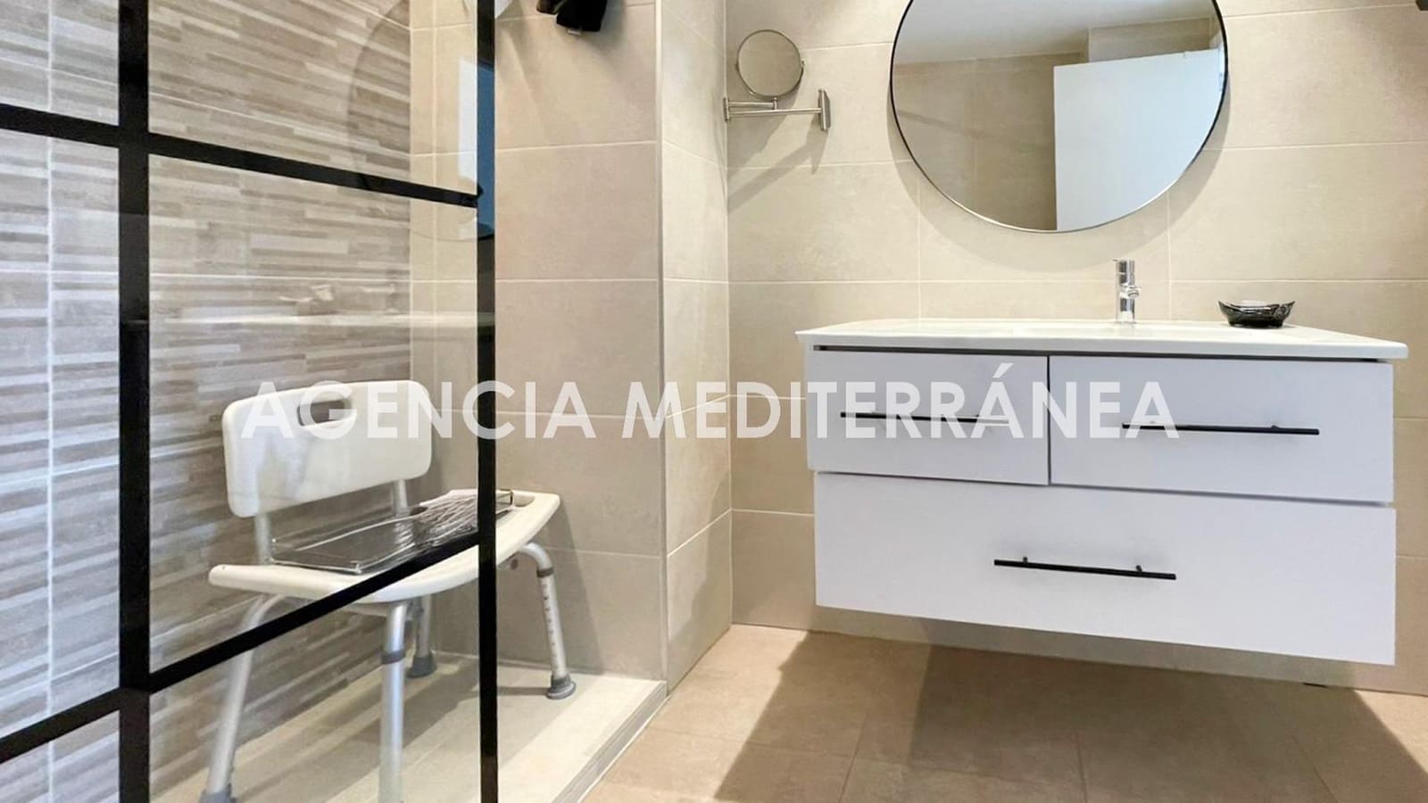3 bedroom Flat for sale in Valencia city with pool garage - € 460,000 (Ref: 9677565)