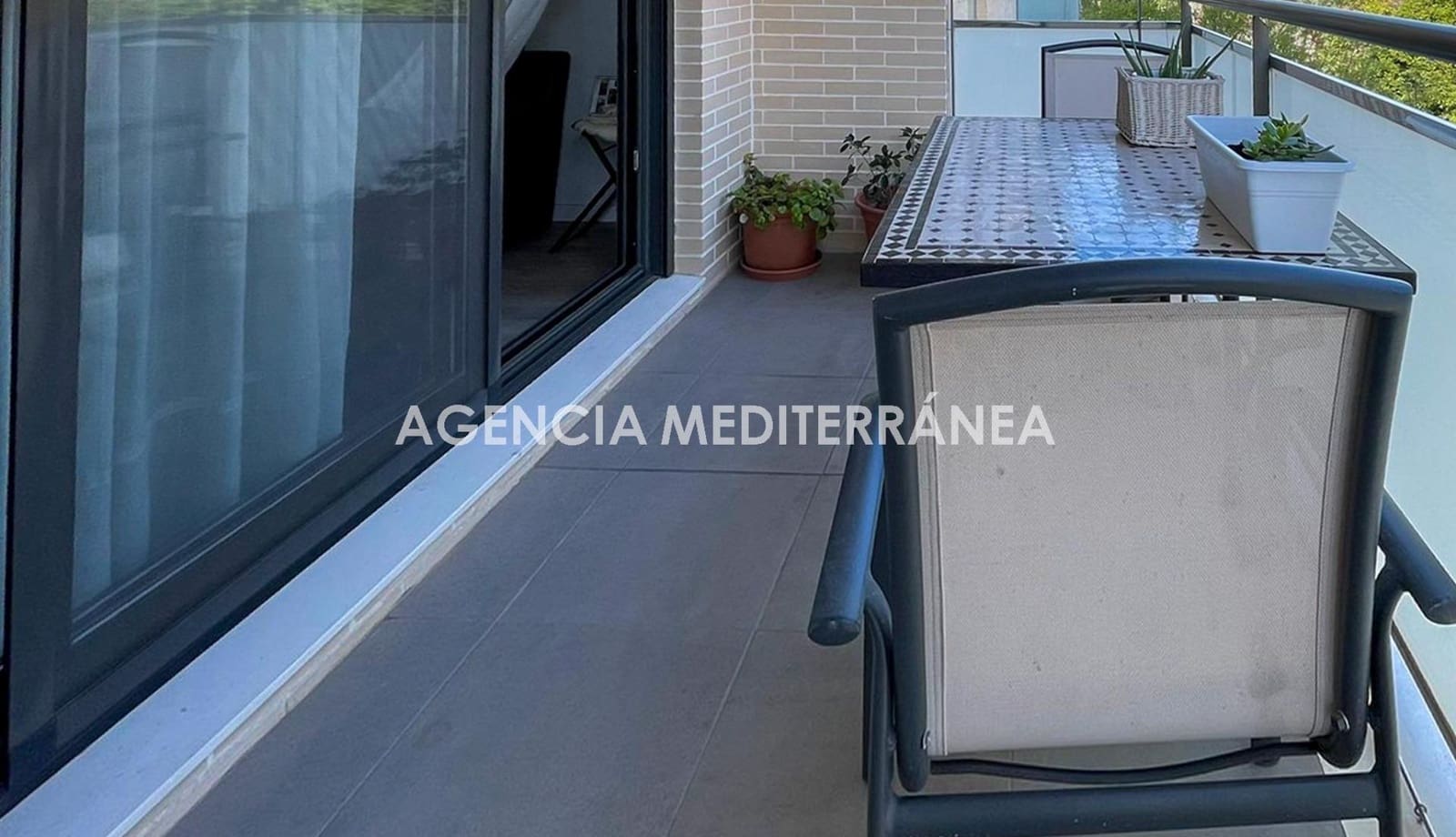 3 bedroom Flat for sale in Valencia city with pool garage - € 460,000 (Ref: 9677565)