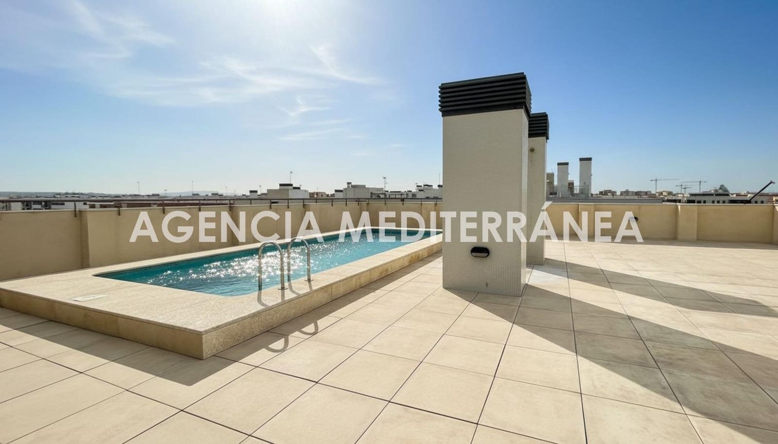 3 bedroom Flat for sale in Valencia city with pool garage - € 460,000 (Ref: 9677565)