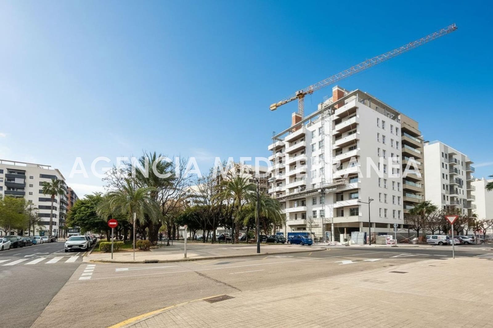 3 bedroom Flat for sale in Valencia city with pool garage - € 460,000 (Ref: 9677565)