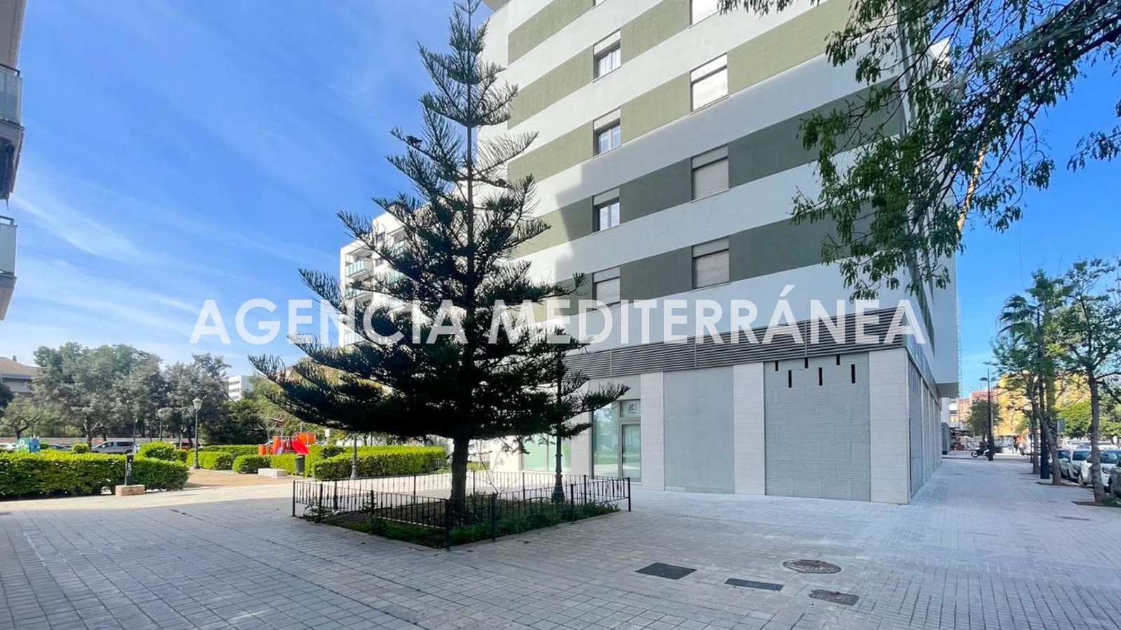 3 bedroom Flat for sale in Valencia city with pool garage - € 460,000 (Ref: 9677565)