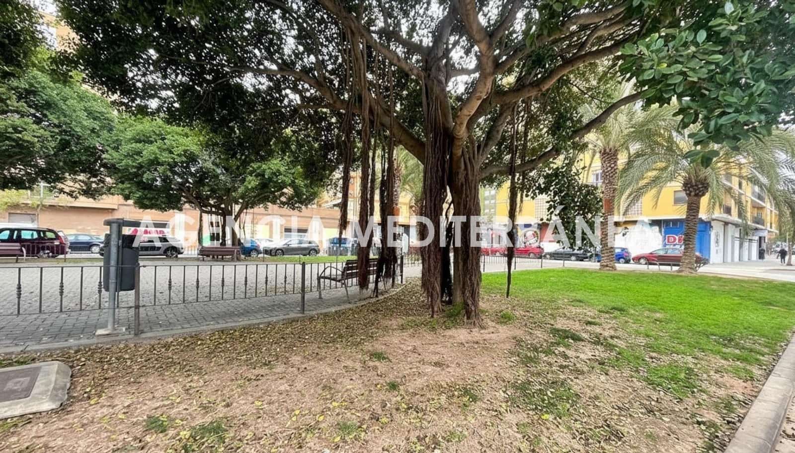 3 bedroom Flat for sale in Valencia city with pool garage - € 460,000 (Ref: 9677565)