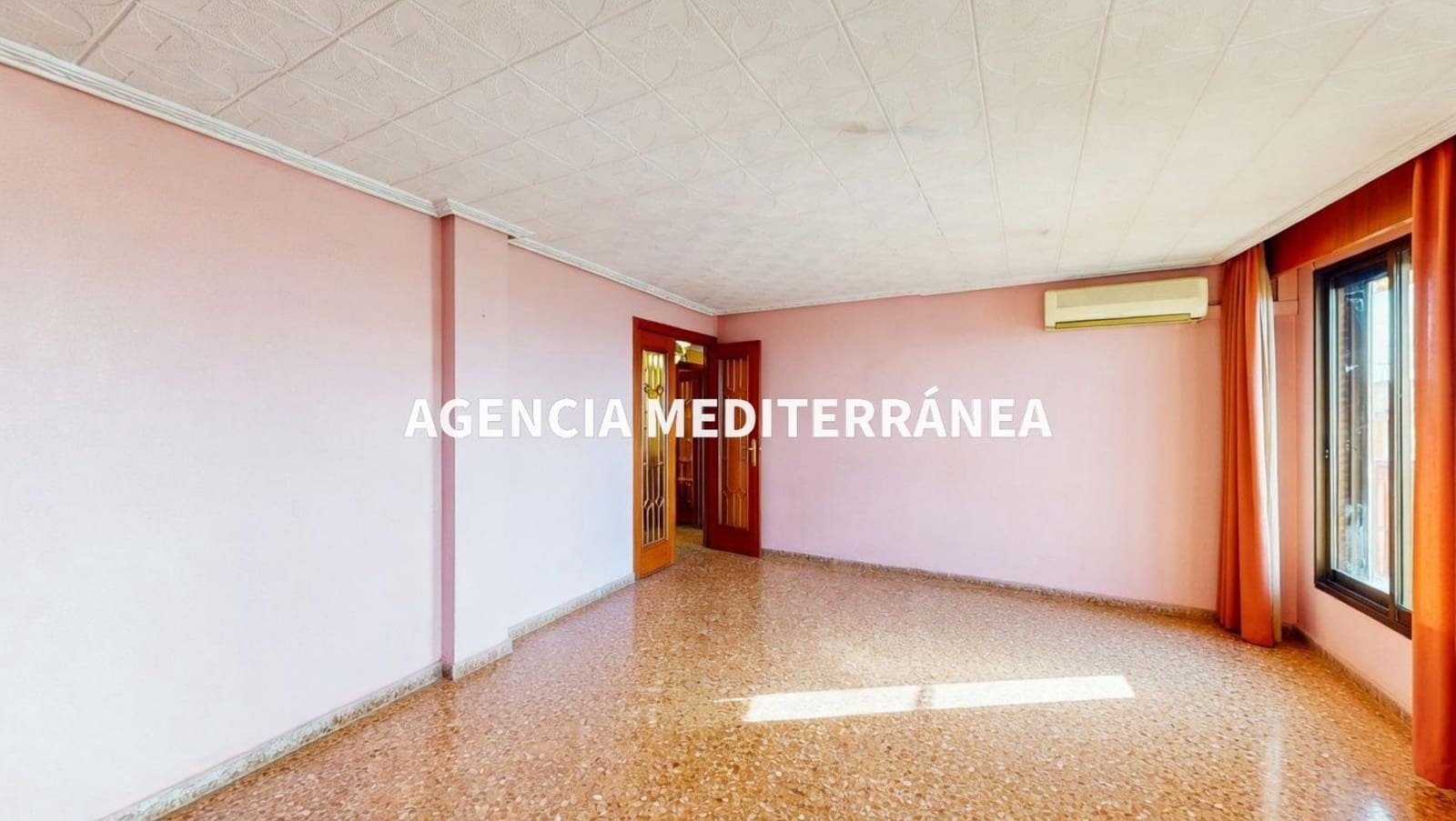 4 sovrum Lägenhet till salu i Alcasser med garage - 220 000 € (Ref: 9679934)