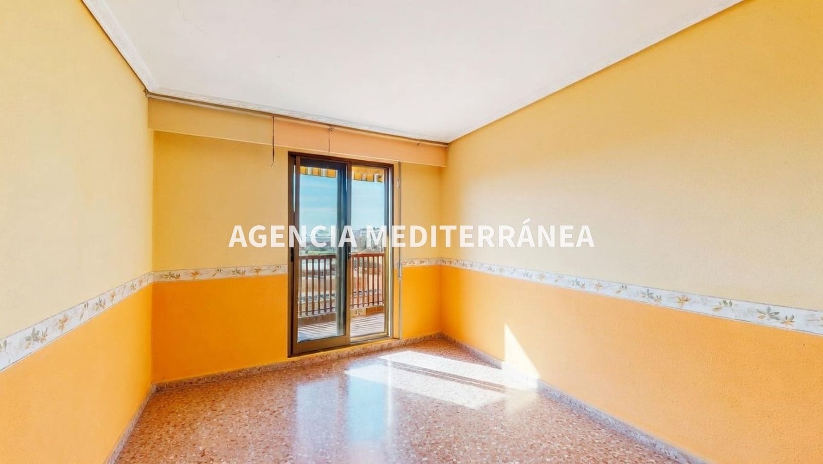 4 sovrum Lägenhet till salu i Alcasser med garage - 220 000 € (Ref: 9679934)