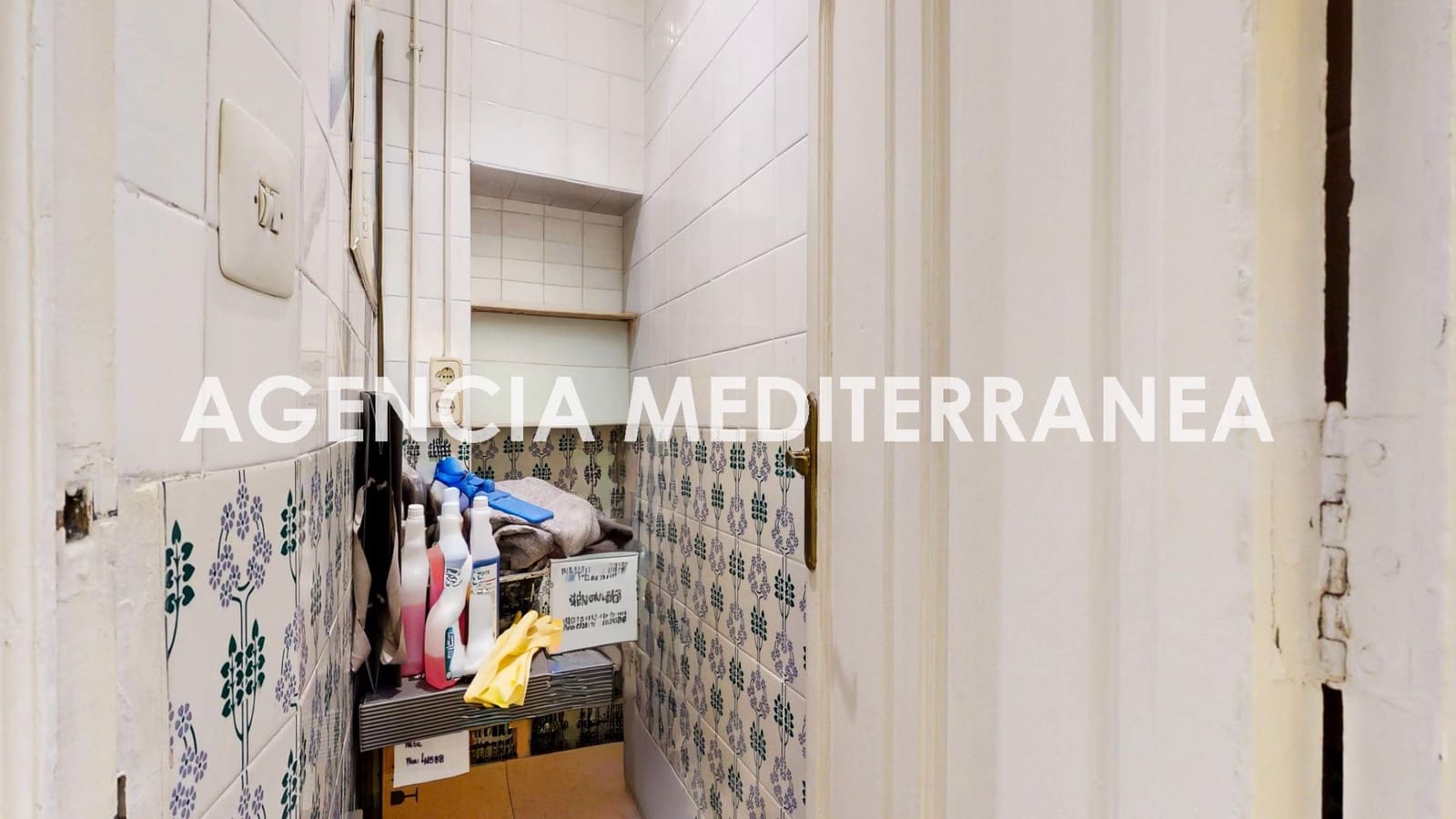 5 bedroom Office for rent in Valencia city - € 2,300 (Ref: 9686538)