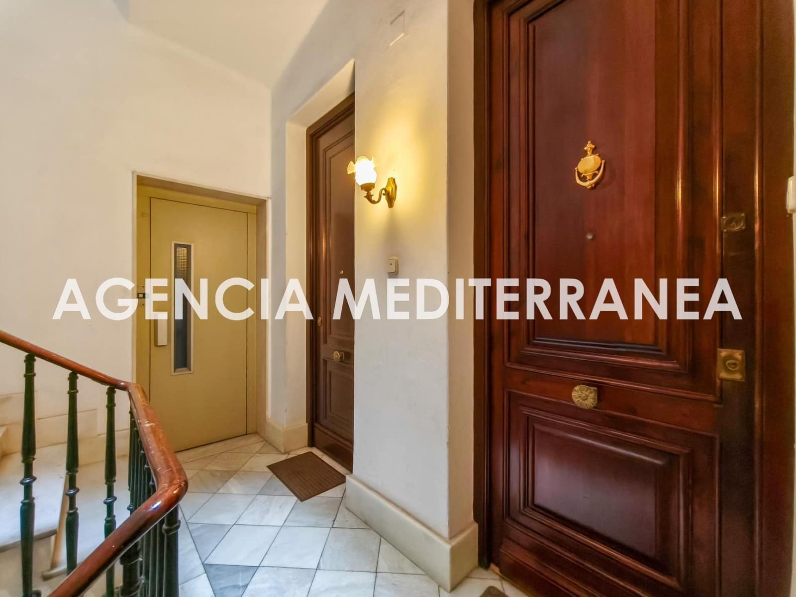 5 bedroom Office for rent in Valencia city - € 2,300 (Ref: 9686538)