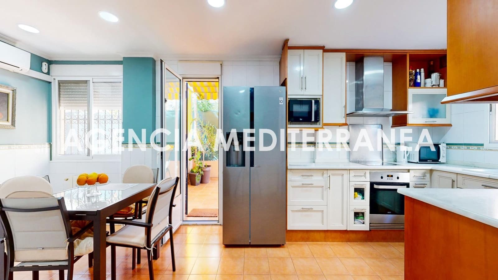 5 bedroom Villa for sale in Puig with pool garage - € 899,000 (Ref: 9701714)