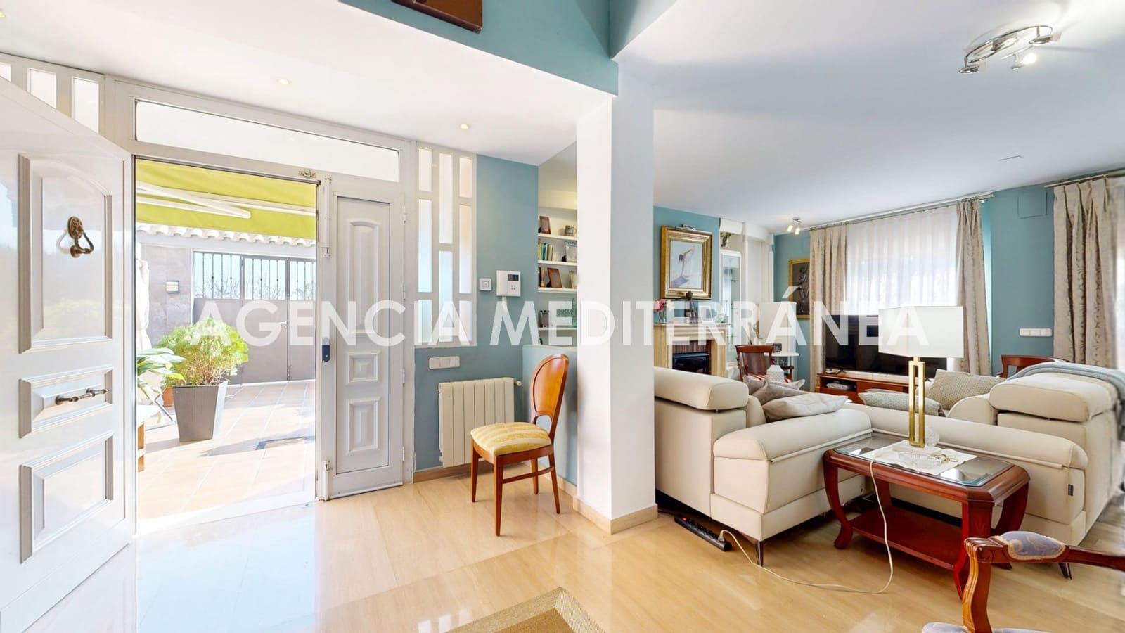5 bedroom Villa for sale in Puig with pool garage - € 899,000 (Ref: 9701714)