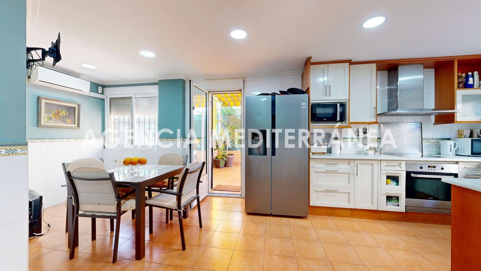 5 bedroom Villa for sale in Puig with pool garage - € 899,000 (Ref: 9701714)