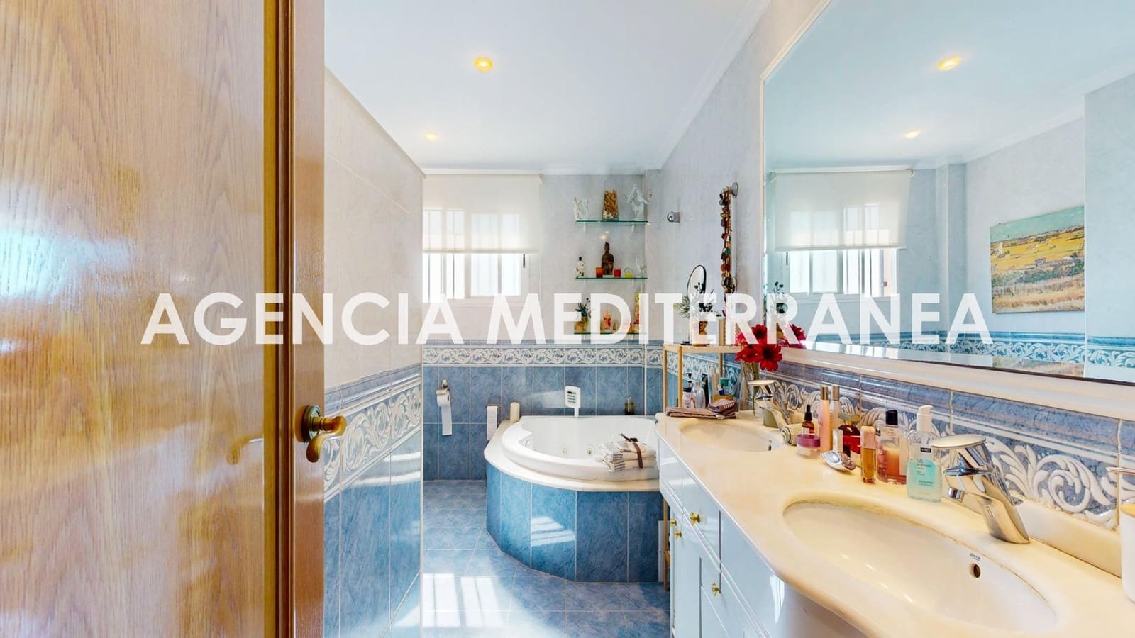 5 bedroom Villa for sale in Puig with pool garage - € 899,000 (Ref: 9701714)
