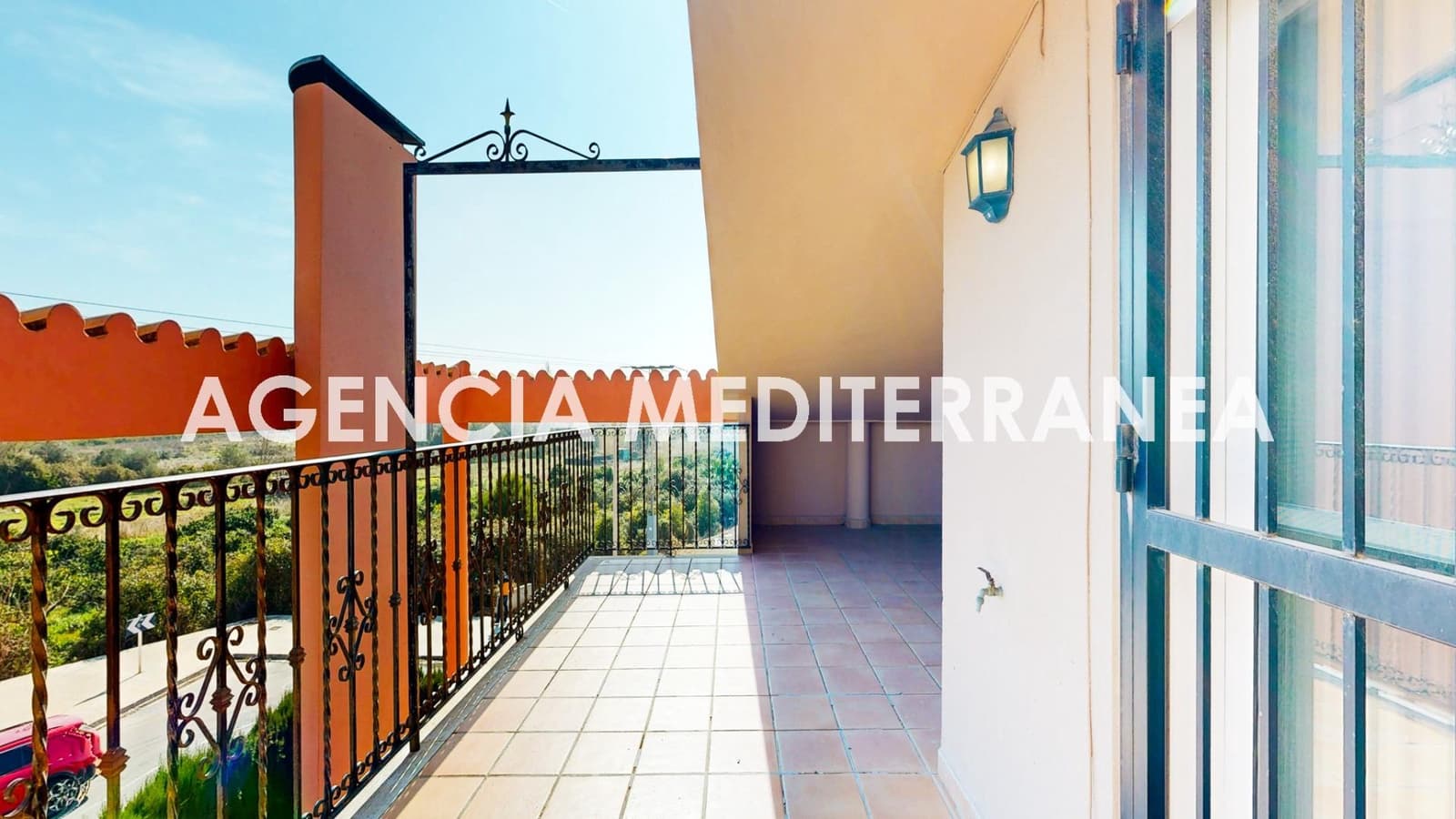 5 bedroom Villa for sale in Puig with pool garage - € 899,000 (Ref: 9701714)