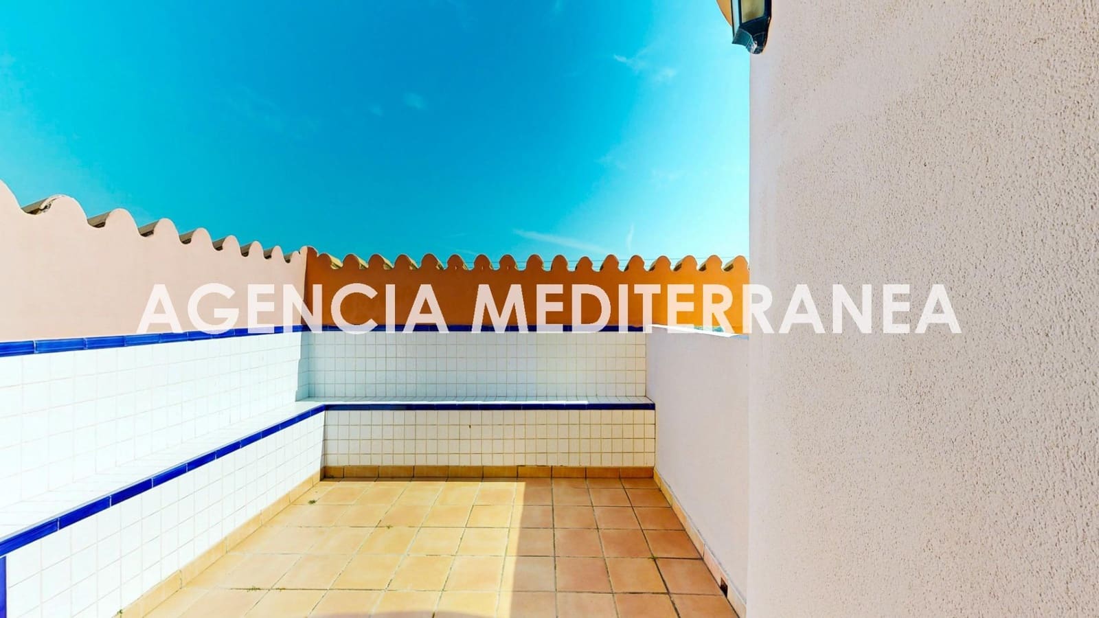 5 bedroom Villa for sale in Puig with pool garage - € 899,000 (Ref: 9701714)