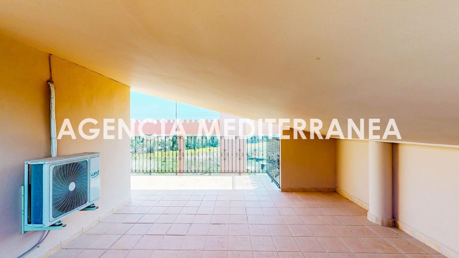 5 bedroom Villa for sale in Puig with pool garage - € 899,000 (Ref: 9701714)