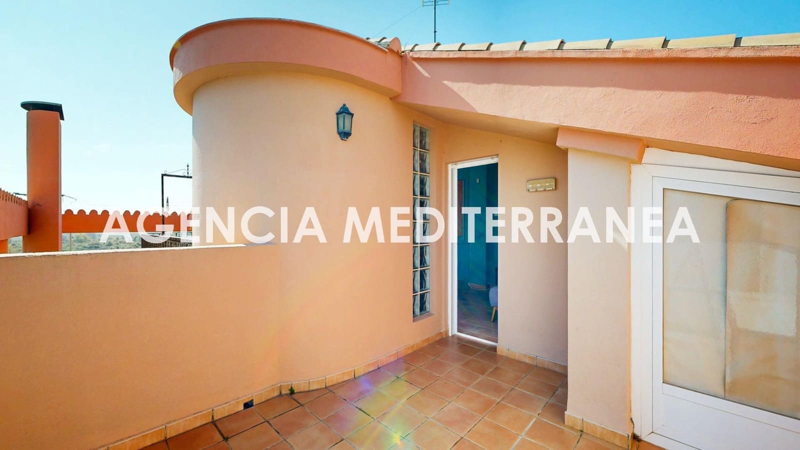 5 bedroom Villa for sale in Puig with pool garage - € 899,000 (Ref: 9701714)