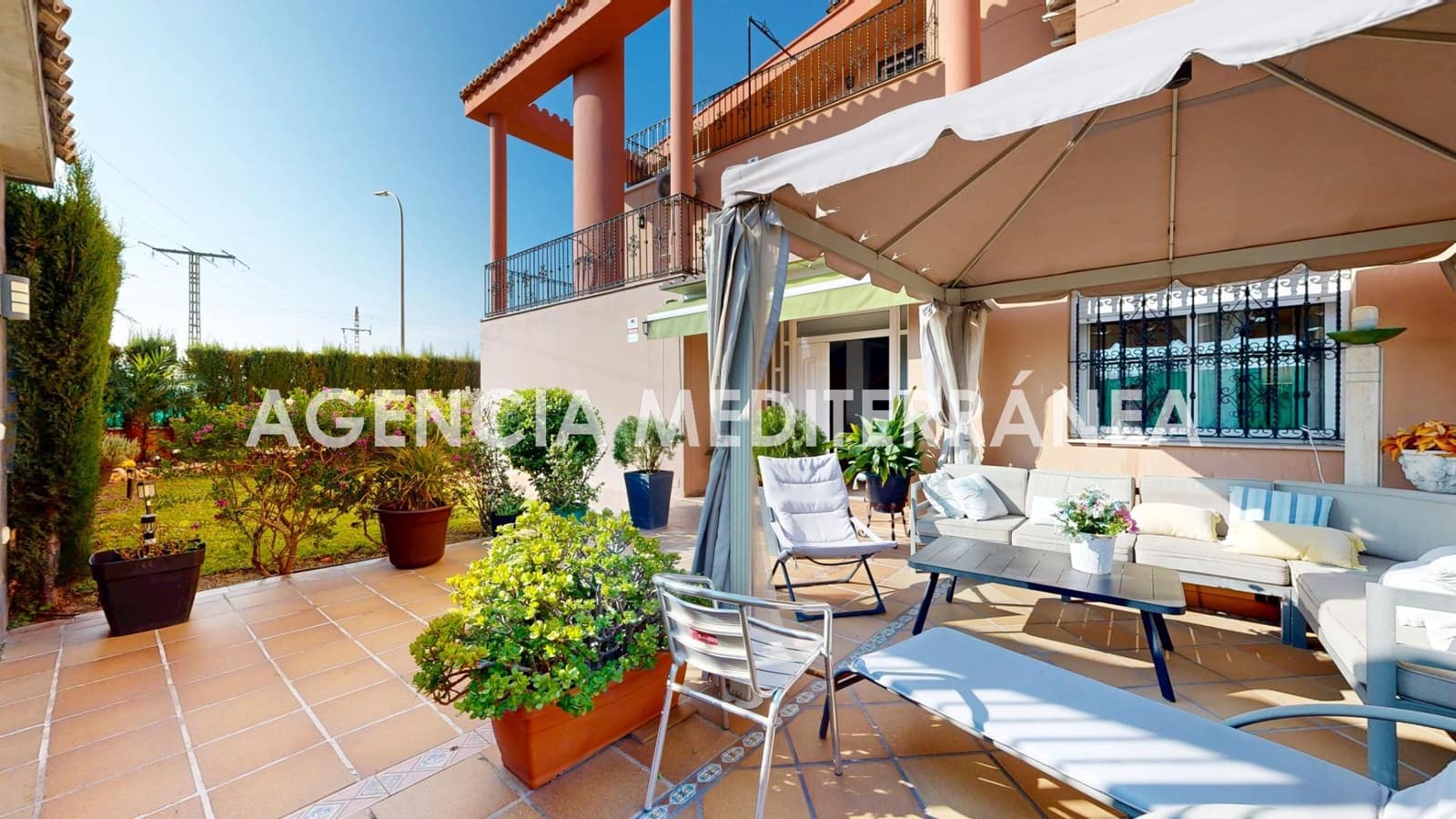 5 bedroom Villa for sale in Puig with pool garage - € 899,000 (Ref: 9701714)