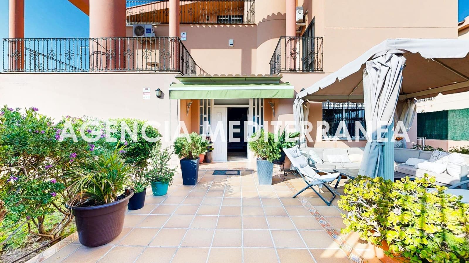 5 bedroom Villa for sale in Puig with pool garage - € 899,000 (Ref: 9701714)