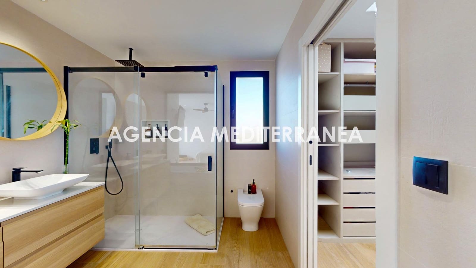4 quarto Moradia para venda em La Pobla de Vallbona com piscina garagem - 769 000 € (Ref: 9712057)
