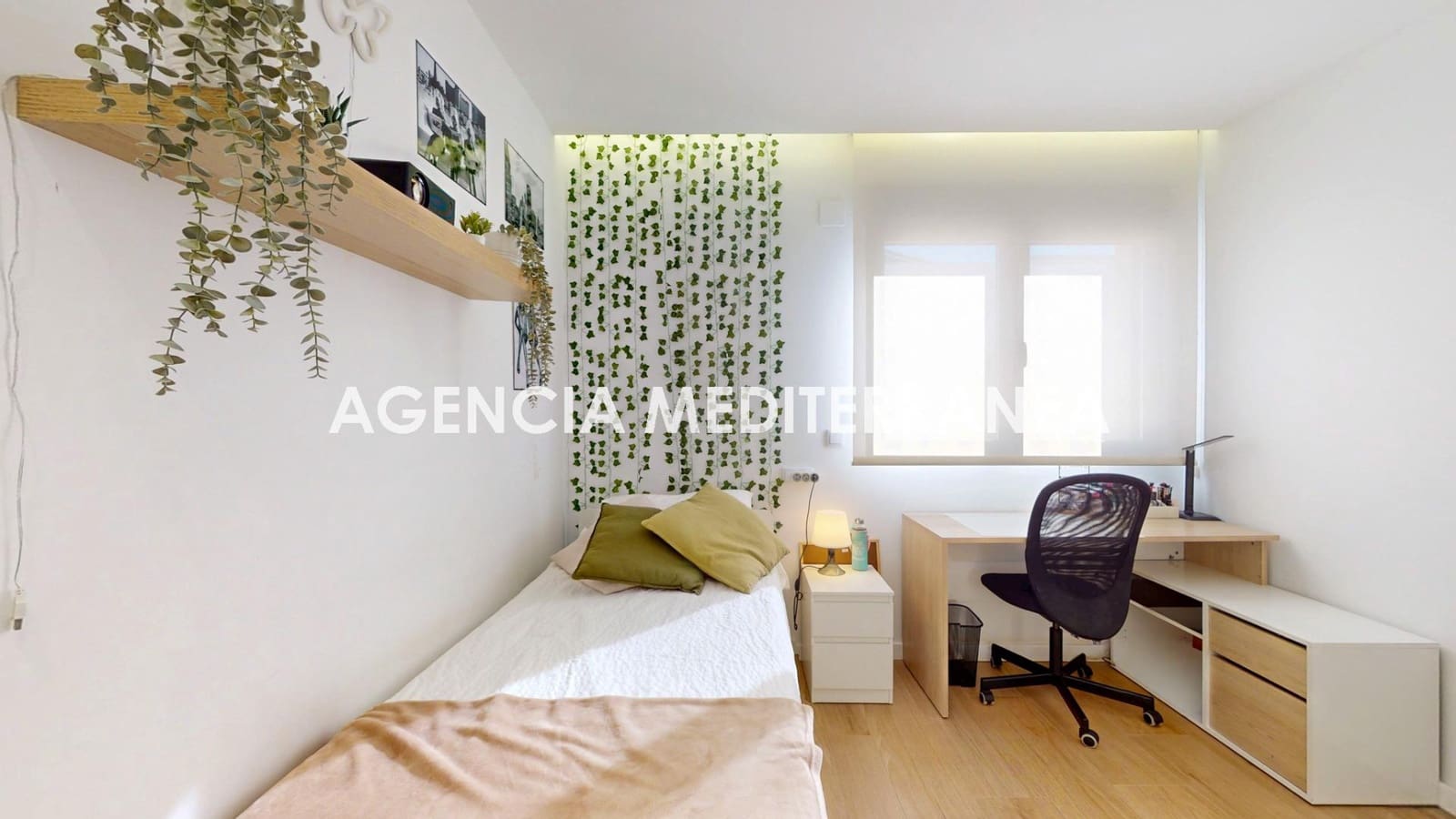 4 quarto Moradia para venda em La Pobla de Vallbona com piscina garagem - 769 000 € (Ref: 9712057)