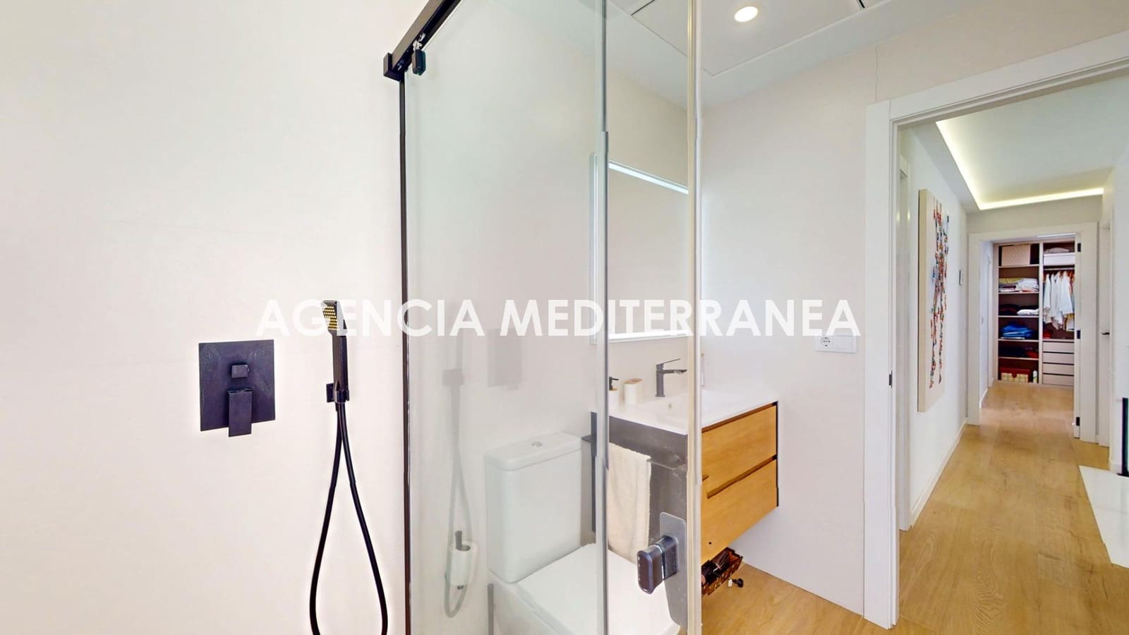 4 quarto Moradia para venda em La Pobla de Vallbona com piscina garagem - 769 000 € (Ref: 9712057)