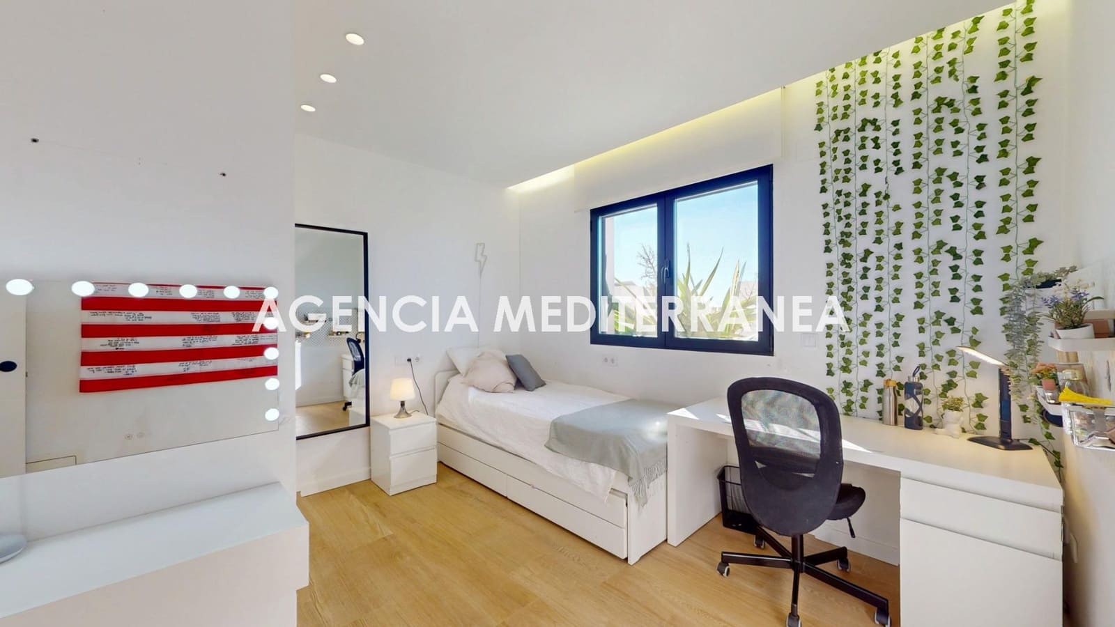 4 quarto Moradia para venda em La Pobla de Vallbona com piscina garagem - 769 000 € (Ref: 9712057)