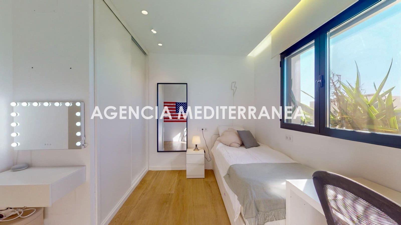 4 quarto Moradia para venda em La Pobla de Vallbona com piscina garagem - 769 000 € (Ref: 9712057)