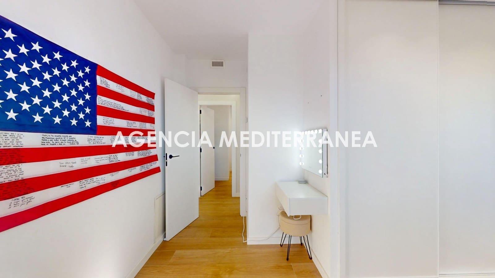 4 quarto Moradia para venda em La Pobla de Vallbona com piscina garagem - 769 000 € (Ref: 9712057)