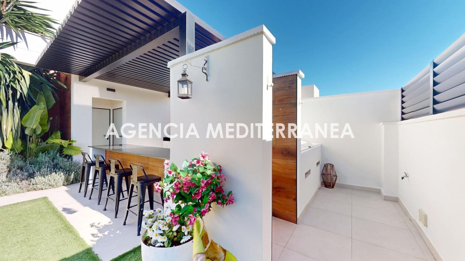 4 quarto Moradia para venda em La Pobla de Vallbona com piscina garagem - 769 000 € (Ref: 9712057)